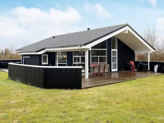 Modern Holiday Home With Whirlpool in Løkken