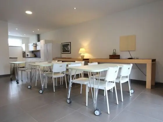 Modern Holiday Home in Zottegem with Hot Tub - Yerinde Yemek