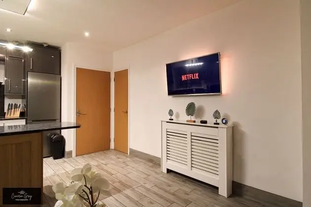 Modern Home in Belfast, Office, Parking, Wifi - Oda