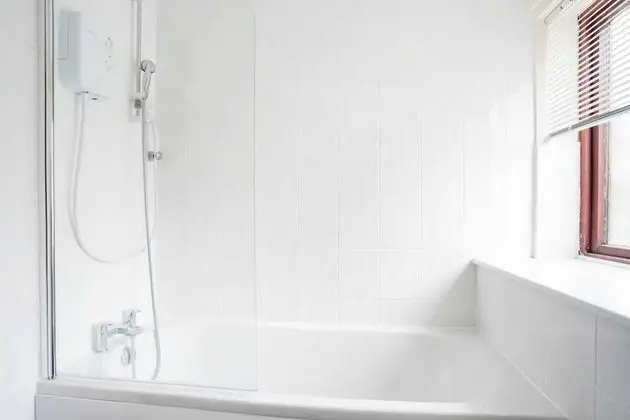 Modern and Homely 2 Bedroom by Canary Wharf - Banyo Tipleri