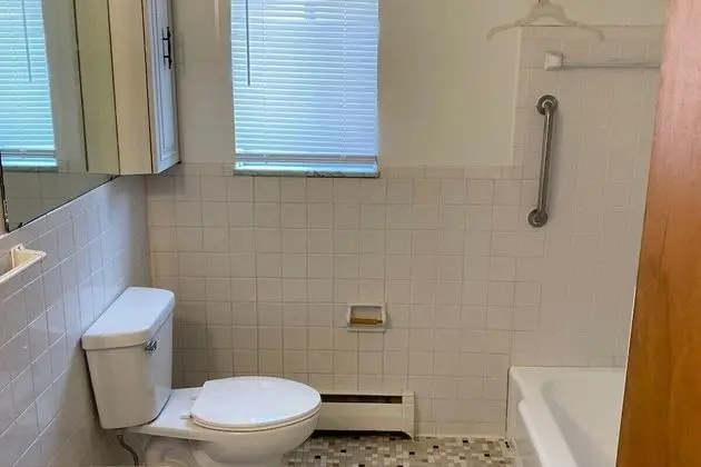 Modern, Homey 2-bedroom in Toledo - Banyo Tipleri