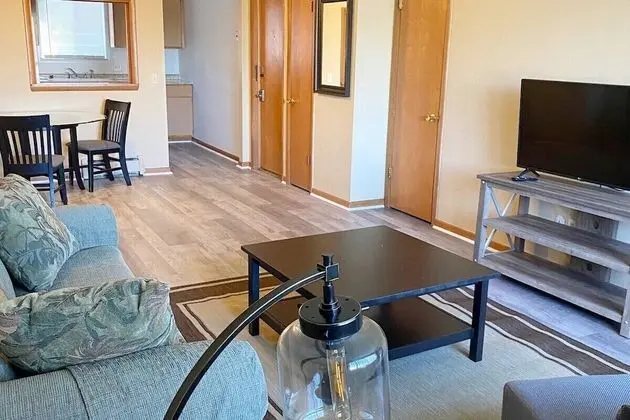 Modern, Homey 2-bedroom in Toledo - Oda Düzeni