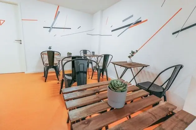 Modern hostel room for 3 - Lobi