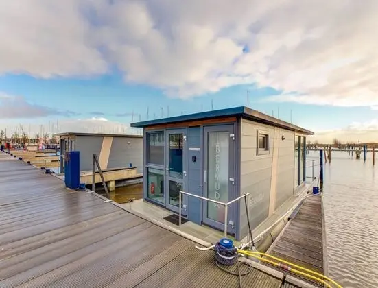 Modern Houseboat in Marina of Volendam With Swimming Pool - Öne Çıkan Resim