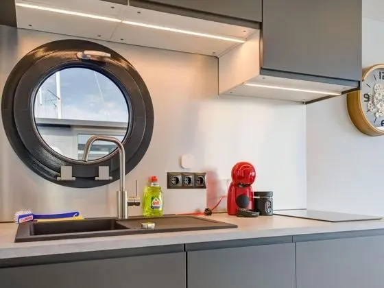Modern Houseboat in Volendam With Shared Pool - Mutfak