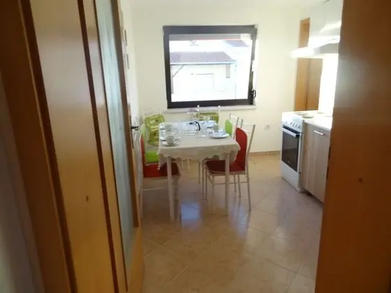 Modern Island Apartment With Pool 80 Meters From sea Sea View From Balcony - İç Mekan