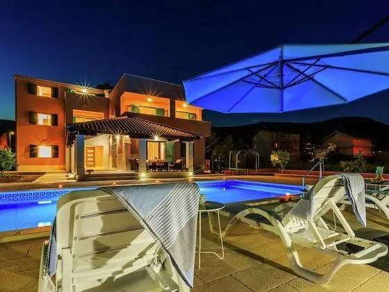 Modern Villa in Kaštel Novi With Pool