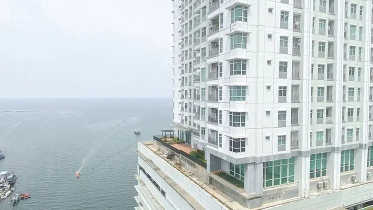 Modern And Large 2Br Green Bay Pluit Apartment Facing Spectacular Sea View