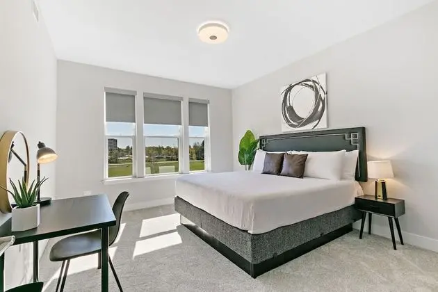 Modern Living 1BR in Warrenville - Oda