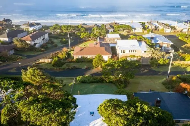Modern Love by Avantstay Serene Home in Arch Cape w/ Large Yard in Great Location