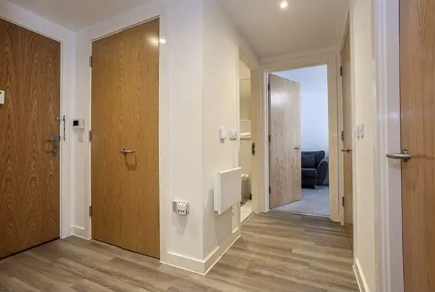 Modern Manchester Apt with Secured Park - İç Mekan
