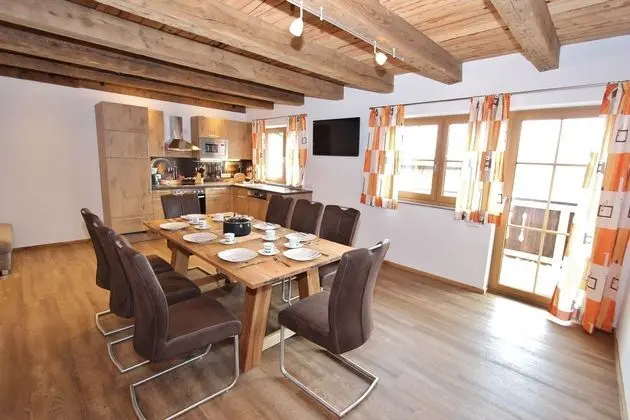 Modern Mansion in Kaprun Near Ski Area - Yerinde Yemek