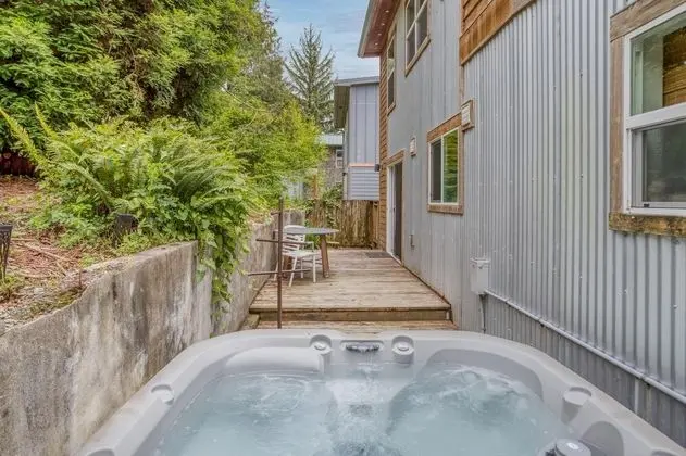 Modern Manzanita Retreat - Spa