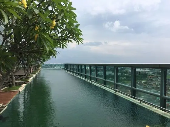 Modern Minimalist Best View 2Br Apartment At Aryaduta Residence Surabaya - Havuz