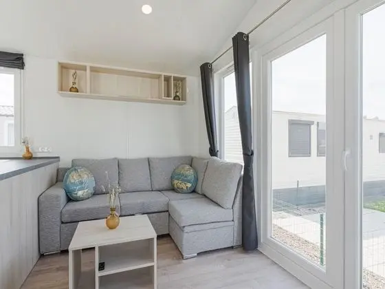 Modern Mobile Home in Middelkerke With Garden - Oda Düzeni