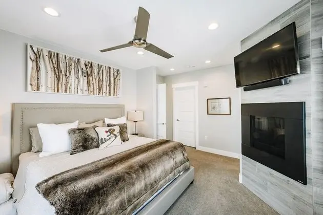 Modern-mountain Townhome Perfect Spot for Your Next ski Luxury Getaway