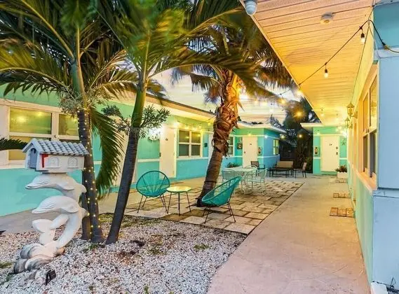 Modern Ocean-side Studio, 1br/1bath, Hollywood, Free Parking + Bbq! - Havuz