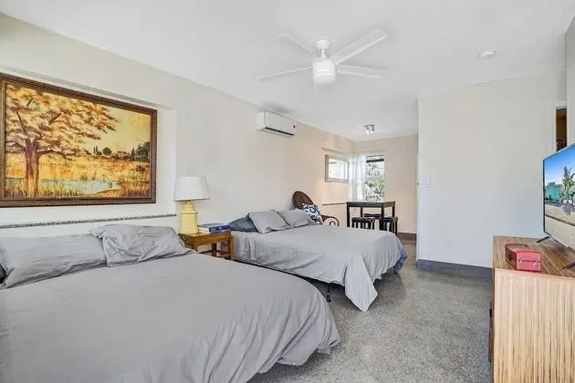 Modern Ocean-side Studio, 1br/1bath, Hollywood, Free Parking + Bbq! - Oda