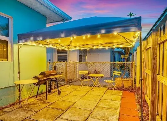 Modern Ocean-side Studio, 1br/1bath, Hollywood, Free Parking + Bbq! - Oda Düzeni
