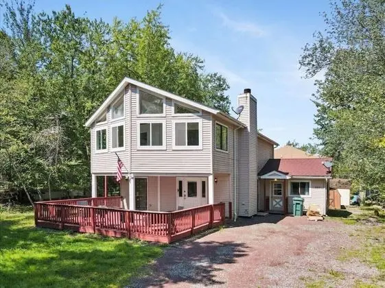 Modern Oversized Poconos Chalet 5BR - Dış Mekan