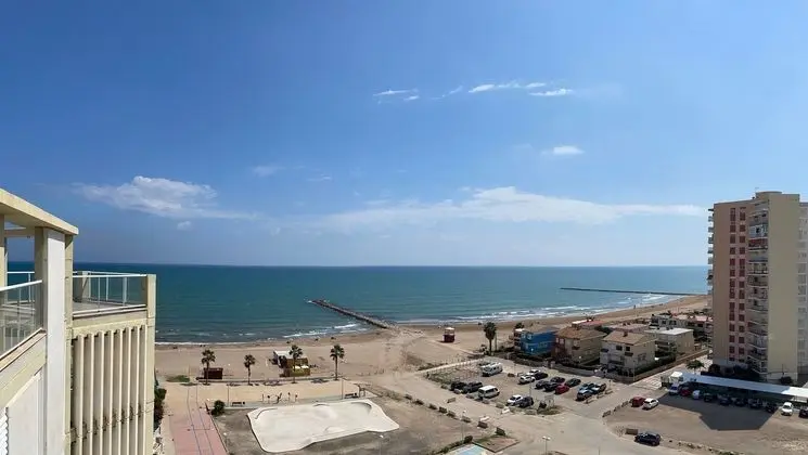 Modern Penthouse Apartment on the Beach - Dış Mekan