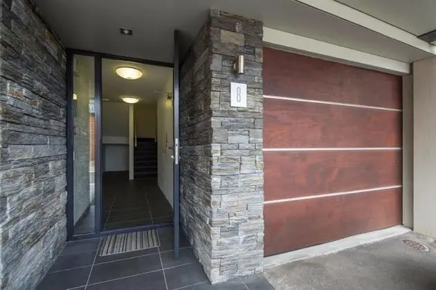 Modern Queenstown Apartment & Great Lake Views - Dış Mekan