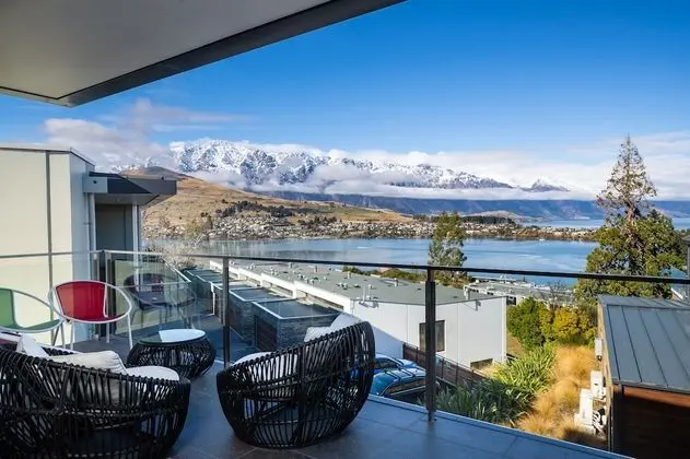 Modern Queenstown Apartment & Great Lake Views - Oda Manzaraları