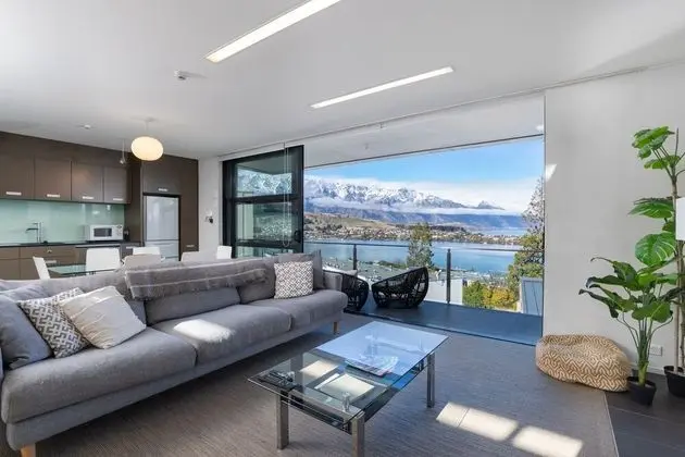 Modern Queenstown Apartment & Great Lake Views - Öne Çıkan Resim