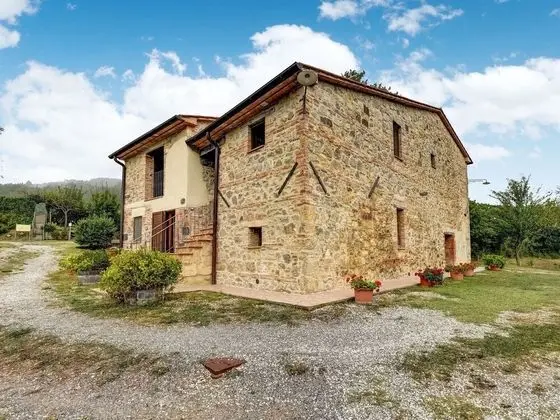 Modern Villa in Radicofani With Pool