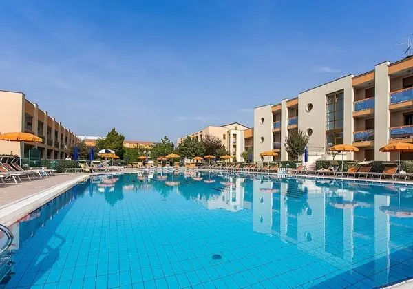 Modern Residence With Pool Quiet Location - Apartment With Private Garden - Öne Çıkan Resim