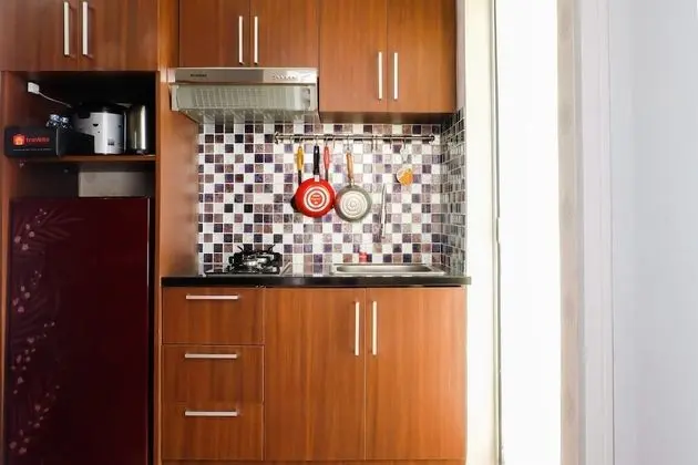 Modern Room Bassura Apartment With Direct Access To Shopping Center - Mutfak