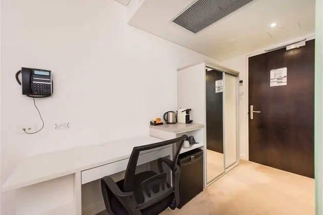 Modern Room With Rooftop Terrace Located Centrally - Oda
