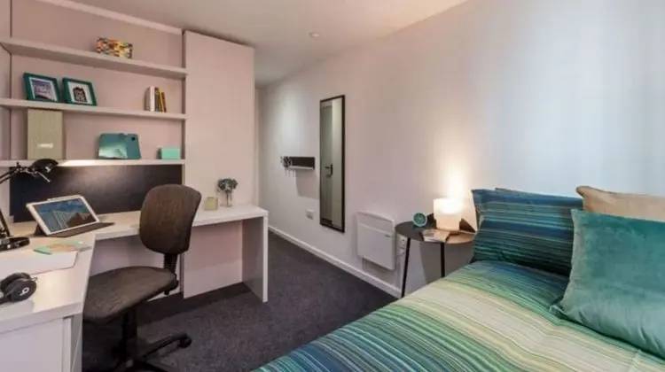 Modern Rooms in COVENTRY - Oda
