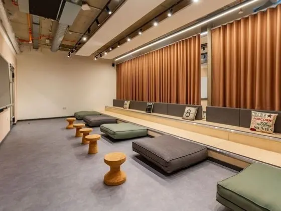 Modern Rooms in LEICESTER SK - Oda Düzeni