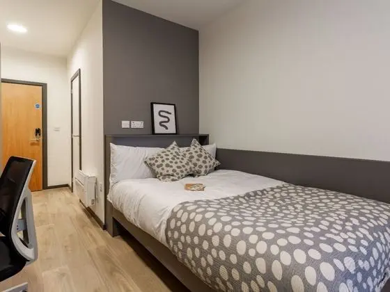 Modern Rooms in LEICESTER SK - Öne Çıkan Resim