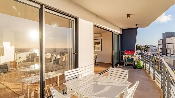 Modern Sea Point Apartment With Wonderful Sea Views Alpha Sunsets