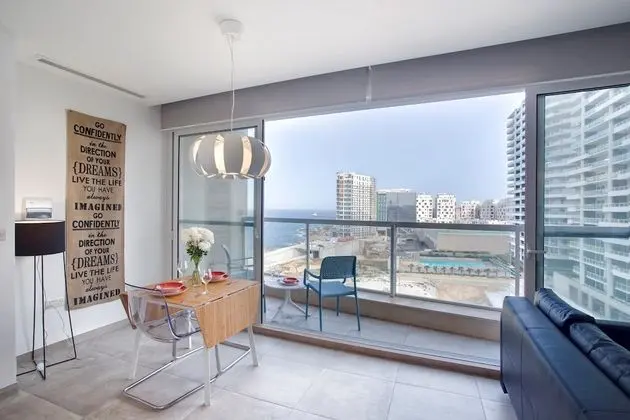 Modern Seaview Apartment In a Prime Location - Oda