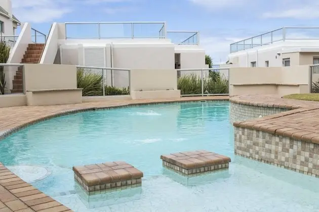 Modern Seaview Apartment - Havuz