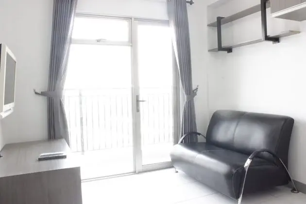 Modern & Spacious 1BR at Mekarwangi Square Apartment - İç Mekan