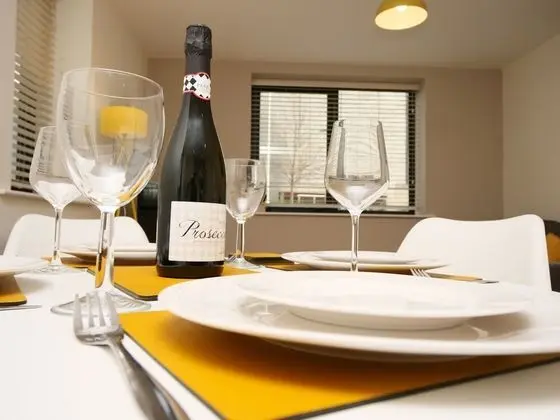 Modern Spacious 2 Bedroom Apartment - Oda Düzeni