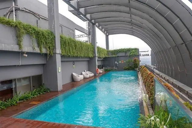 Modern and Spacious 2BR L'Avenue Apartment - Havuz