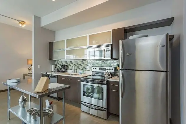 Modern and Spacious Nashville Corporate Condo - Mutfak