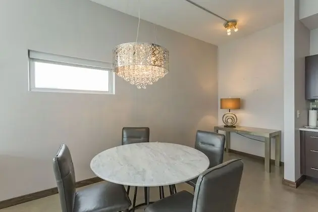 Modern and Spacious Nashville Corporate Condo - Oda Düzeni