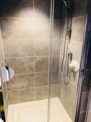 Modern Studio Apartment on Royal Mile Great for Castle - Banyo Tipleri