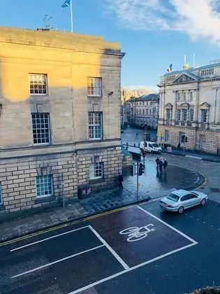 Modern Studio Apartment on Royal Mile Great for Castle - Dış Mekan