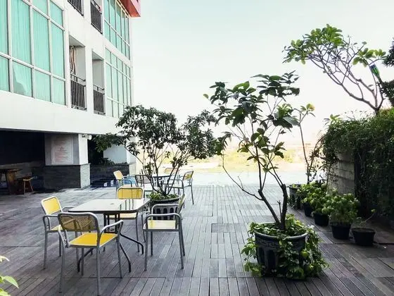 Modern Studio Apartment at Tamansari Papilio - Dış Mekan