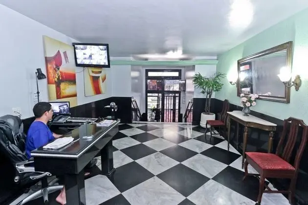 Modern Studio by the Beach 103 Apartment 1