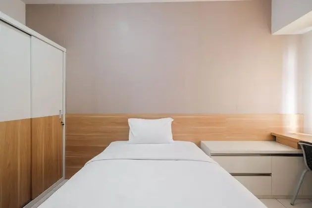 Modern Studio with Great Lake View at Springlake Summarecon Apartment - Oda
