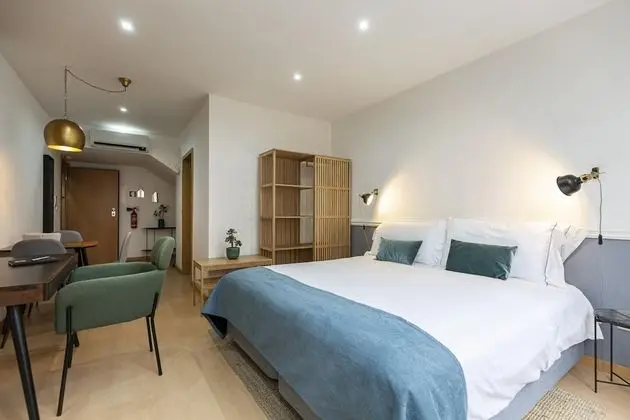 Modern Studio in Porto With 1gbps Internet Wifi