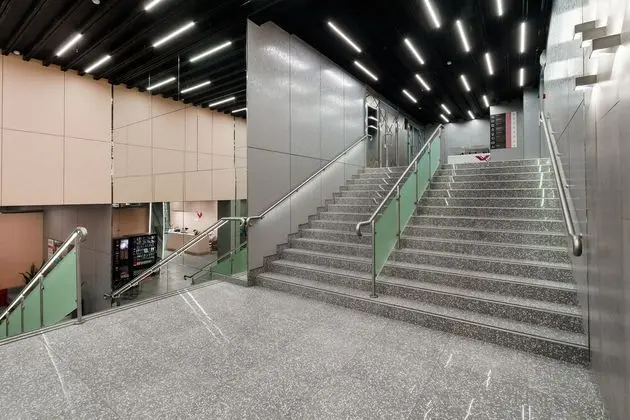 Modern Studio by Simply Comfort. Gym. - Lobi